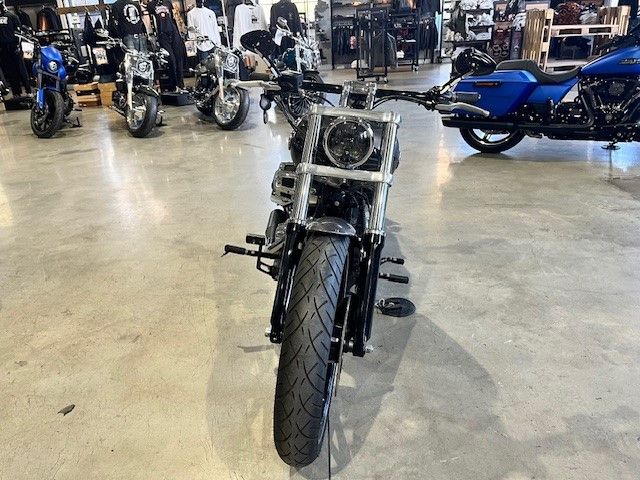 Fahrzeugabbildung Harley-Davidson FXSB Breakout Twin Cam