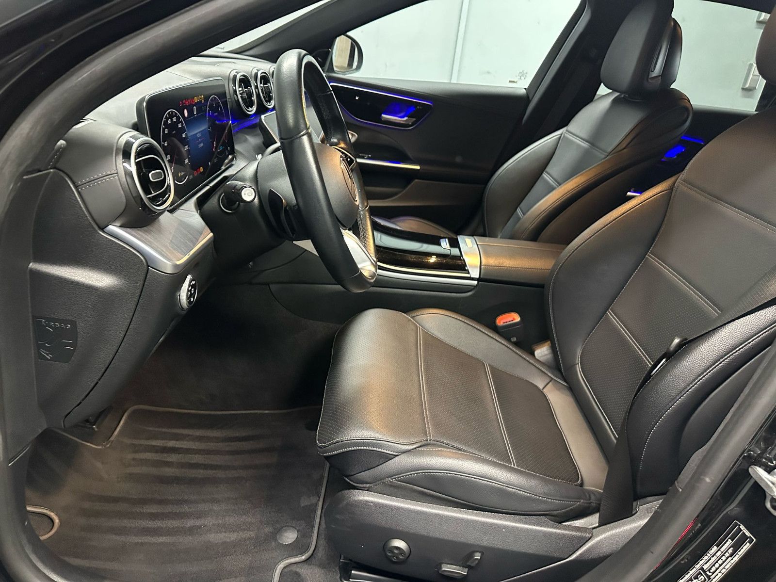 Fahrzeugabbildung Mercedes-Benz C 300 d Autom. AVANTGARDE*NIGHT*AHK*DISTRO*360*