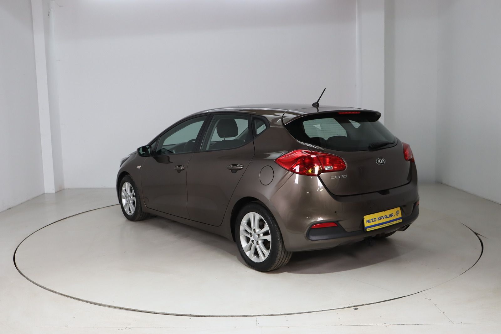 Fahrzeugabbildung Kia Cee'd 1.4 16V Edition 7 aus 1. Hd