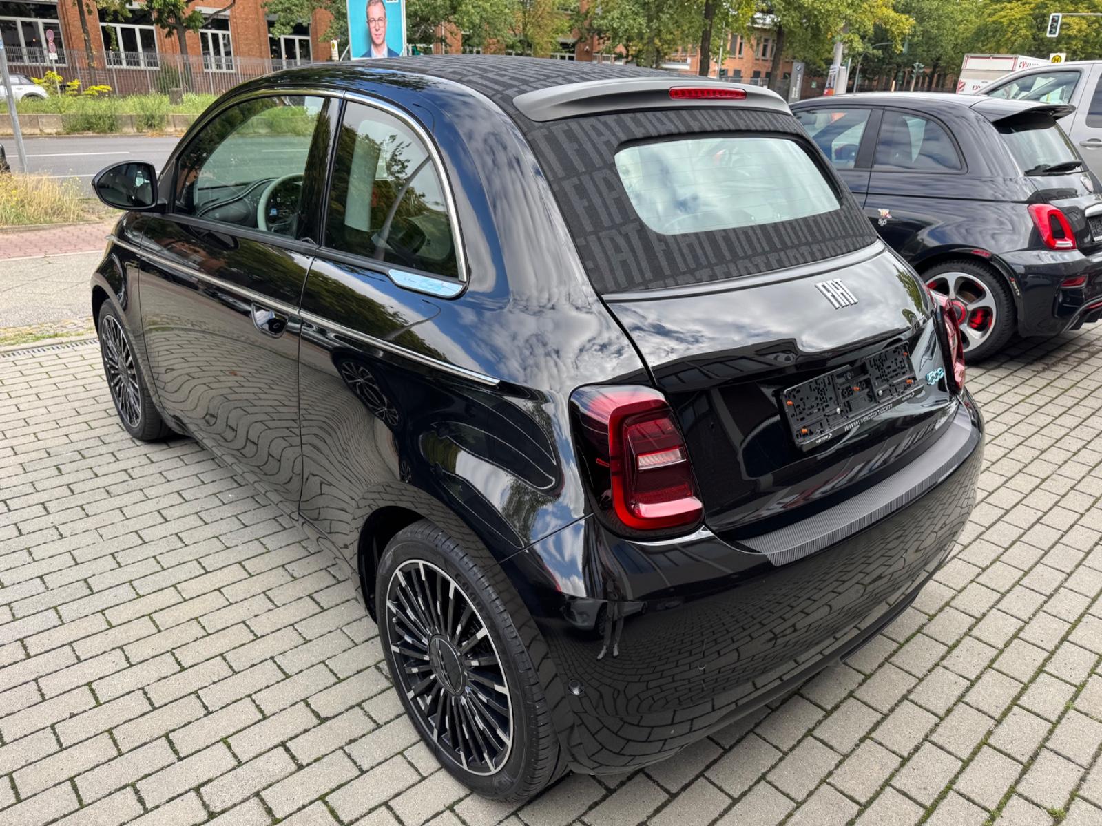 Fiat 500e La Prima by Bocelli cabrio
