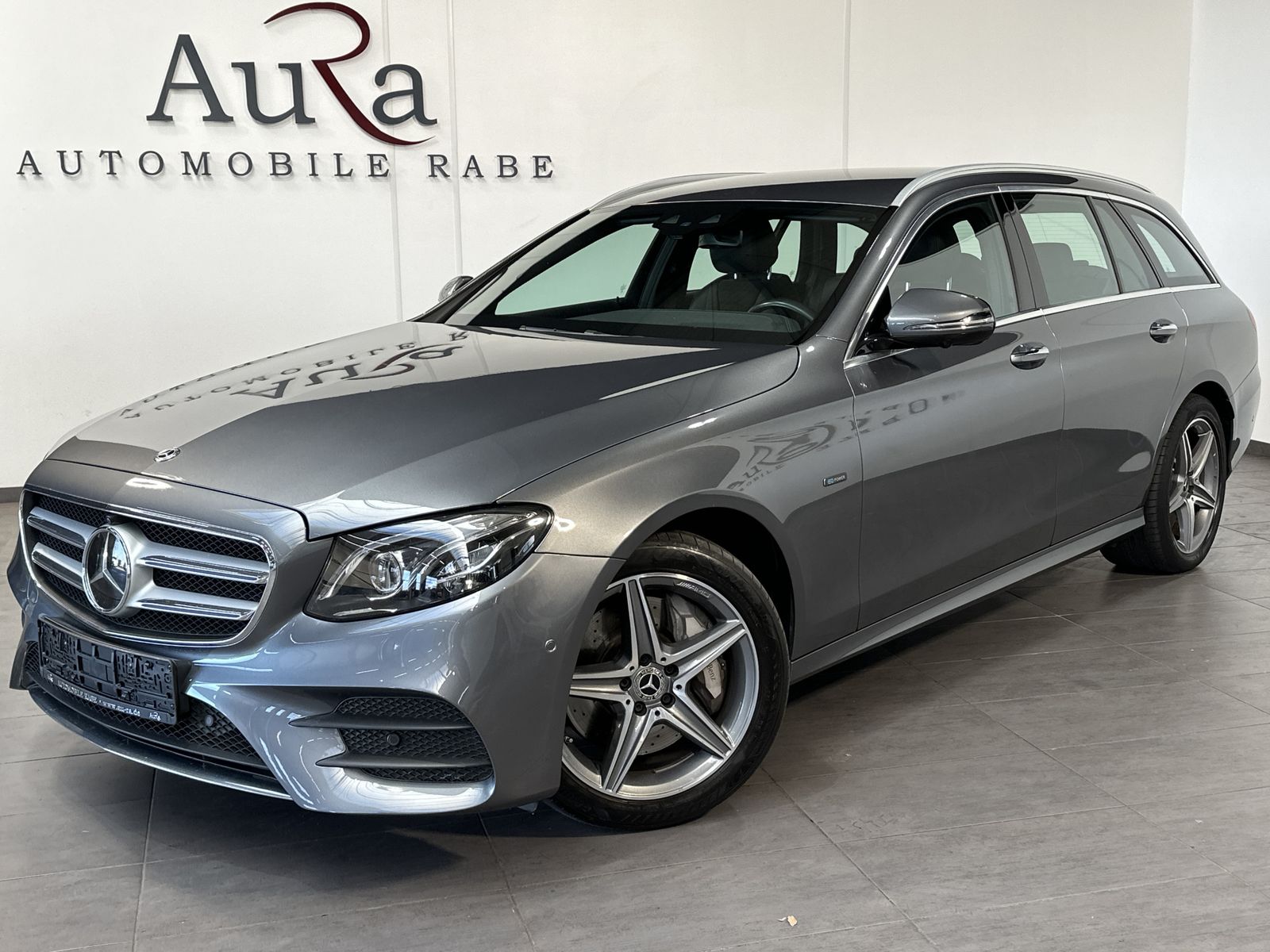 Fahrzeugabbildung Mercedes-Benz E 300de T AMG-Line NAV+LED+360°+BURMESTER+HEADUP