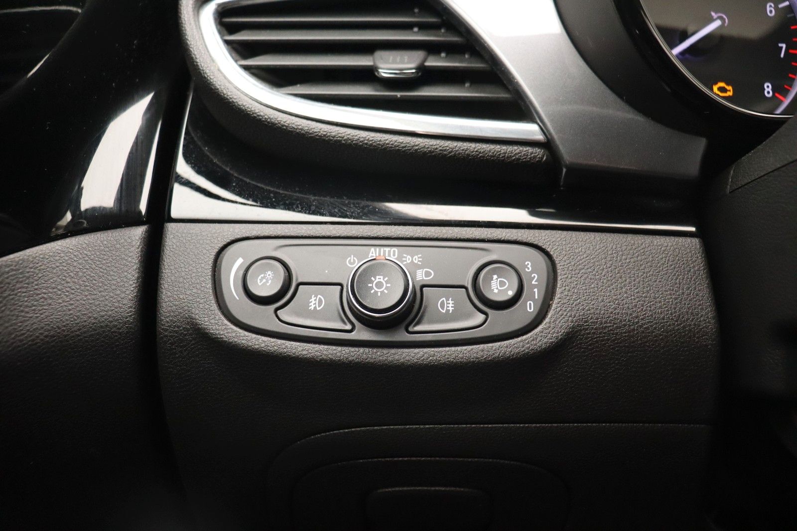 Fahrzeugabbildung Opel Mokka X 1.4 120 Jahre Start/Stop