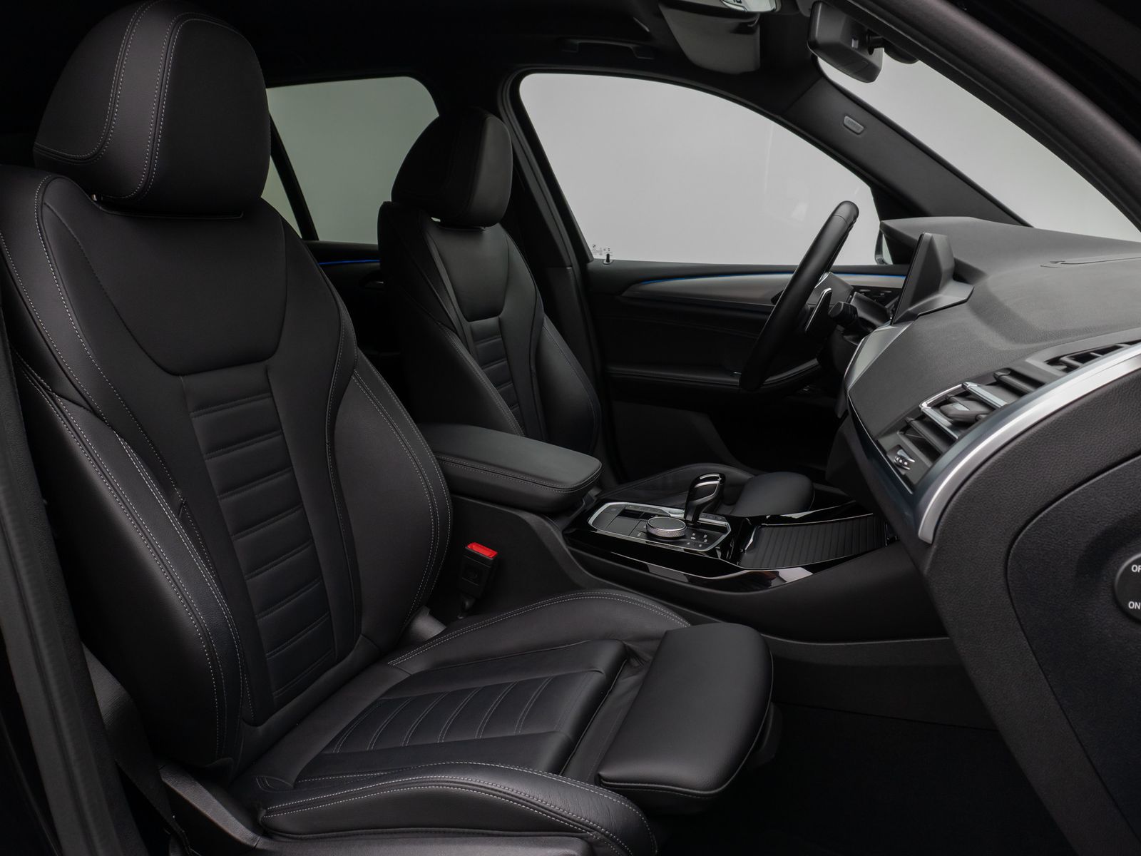 Fahrzeugabbildung BMW X3 xD30e M Sport 360° DAB HiFi AHK Leder 19Zoll
