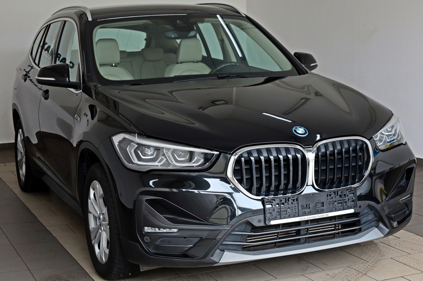 Fahrzeugabbildung BMW X1 xDrive 25e Advantage,Leder,Navi,LED,SH