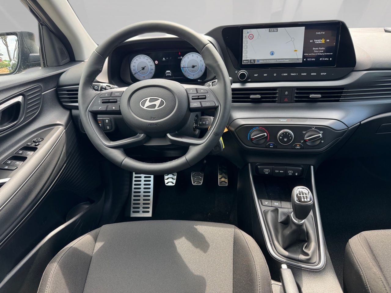 Fahrzeugabbildung Hyundai BAYON TREND Fernlichtass. Kam. LM Navi PDC SpurH
