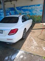 Mercedes-Benz Mercedes E200 Benziner 184Cp 2 hande, unfa... - Mercedes-Benz E 200 Gebrauchtwagen in Freiburg