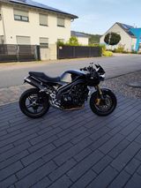 Triumph Speed Triple 1050 - Angebote entsprechen deinen Suchkriterien