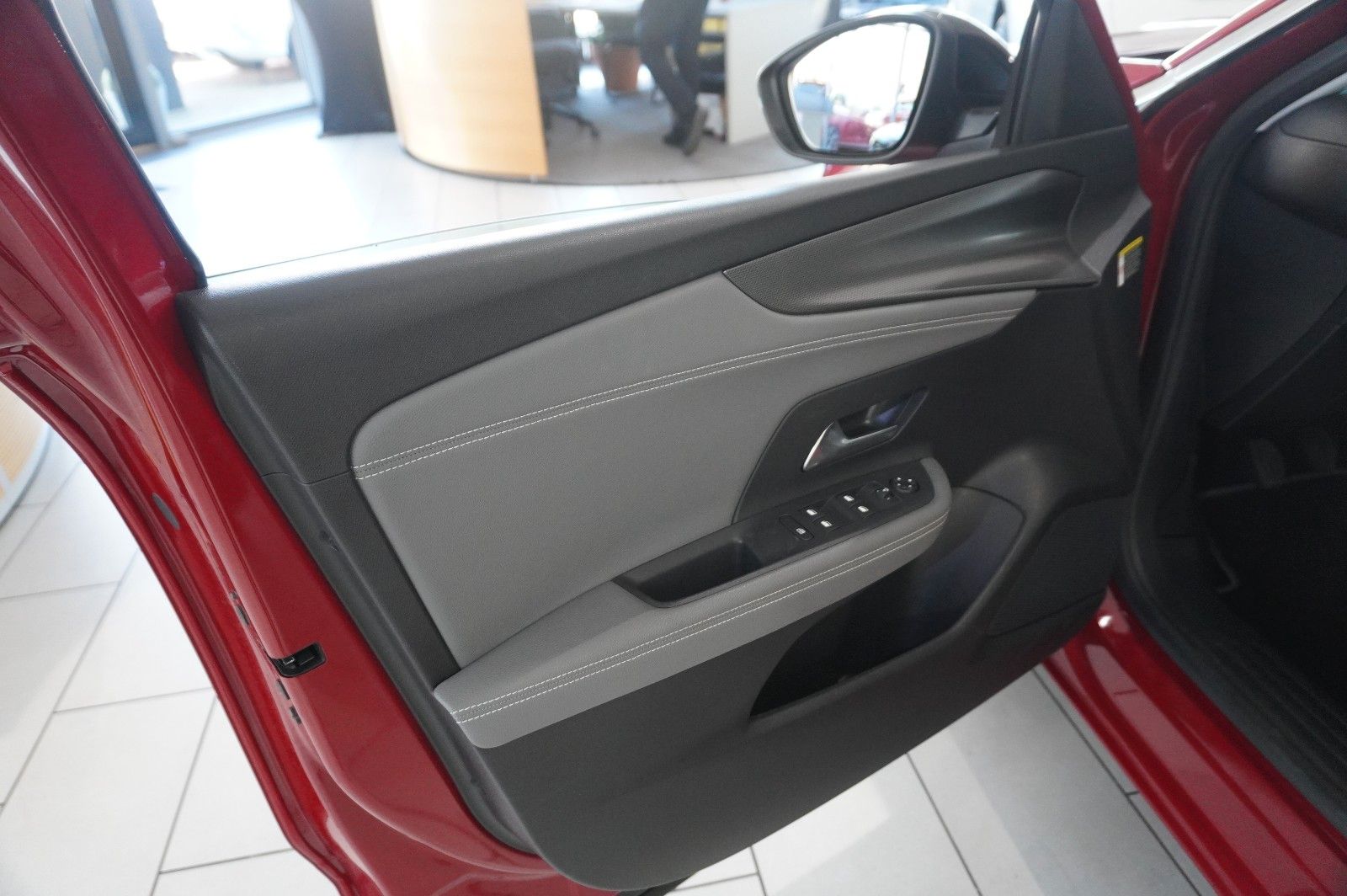Fahrzeugabbildung Opel Mokka ELEGANCE 1.2T NAVI/LED/KAMERA/SPORT/VIRT.
