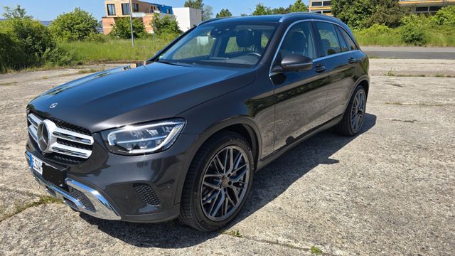 MERCEDES-BENZ GLC 300 d 4MATIC Autom. -8-fach, SHZ, Pano, AHK