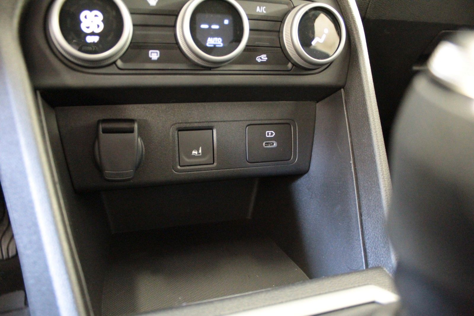 Fahrzeugabbildung Dacia Sandero Eco-G 100 Stepway Extreme+