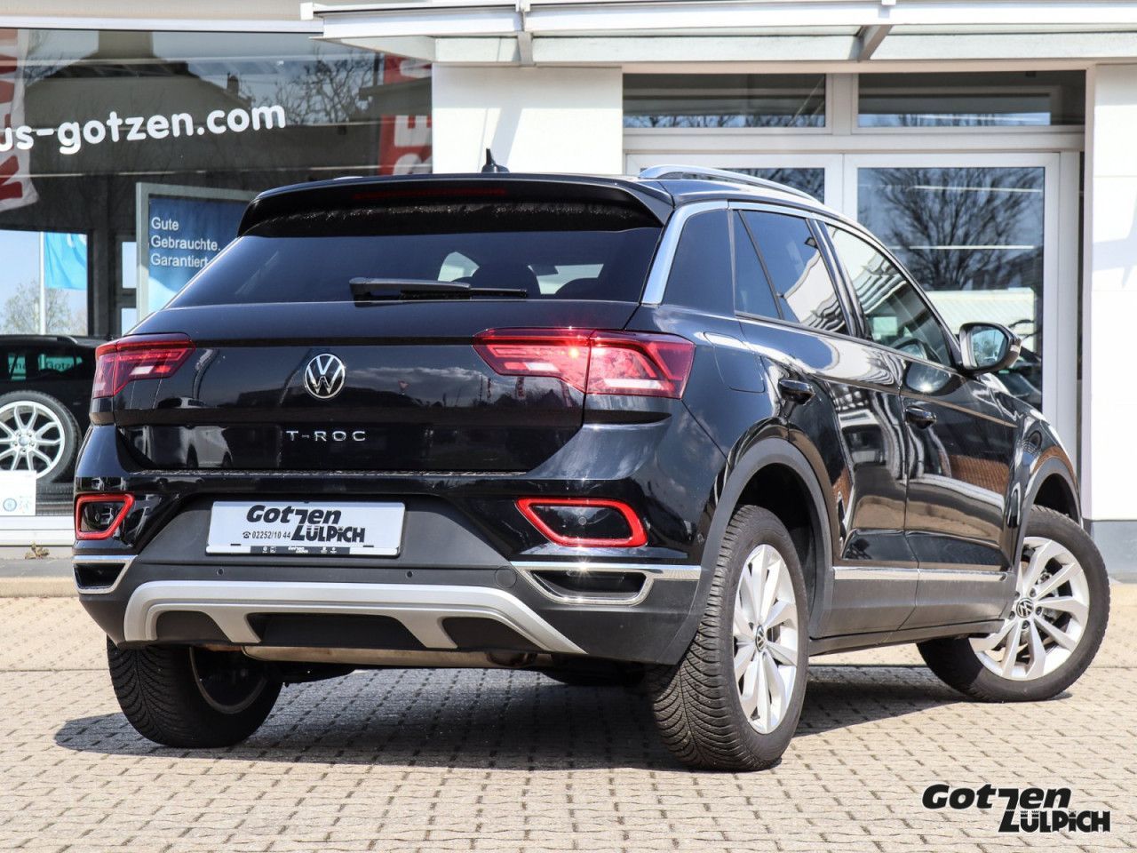 Fahrzeugabbildung Volkswagen T-Roc Style 1.5 TSI DSG Navi AHK LED PDC Klima