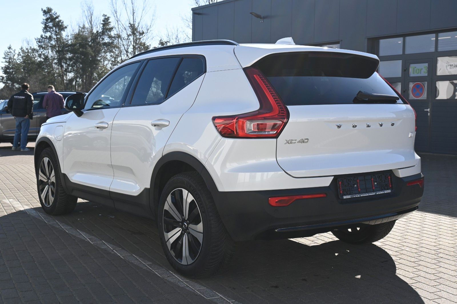 Fahrzeugabbildung Volvo XC40 T5  Plus Dark RC Plug-In Hyb. 2WD