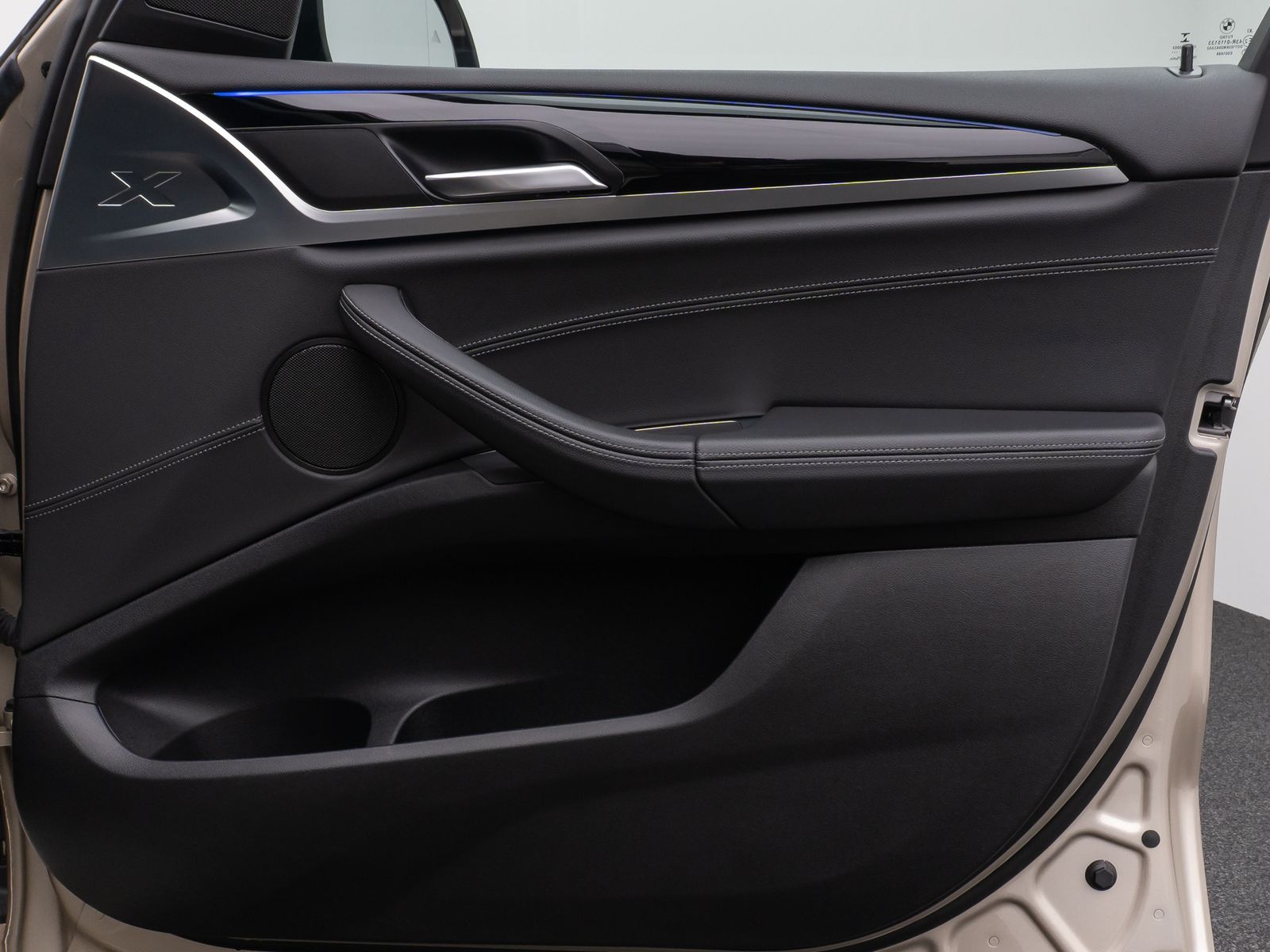 Fahrzeugabbildung BMW X3 xD30d M Sport Panorama Kamera DAB HiFi DisKey