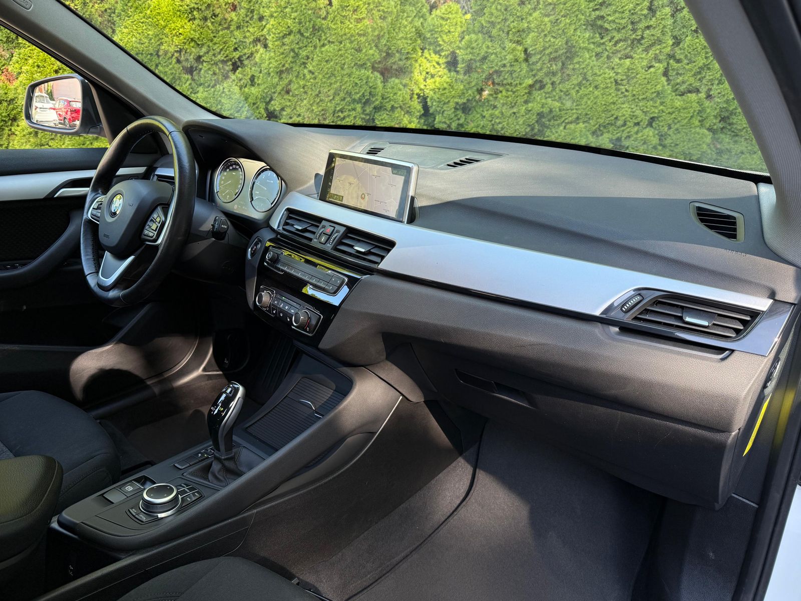 Fahrzeugabbildung BMW X1 sDrive 18 i Aut. LED+NAV+SHZ+AHK+TEMP+KAM+DAB