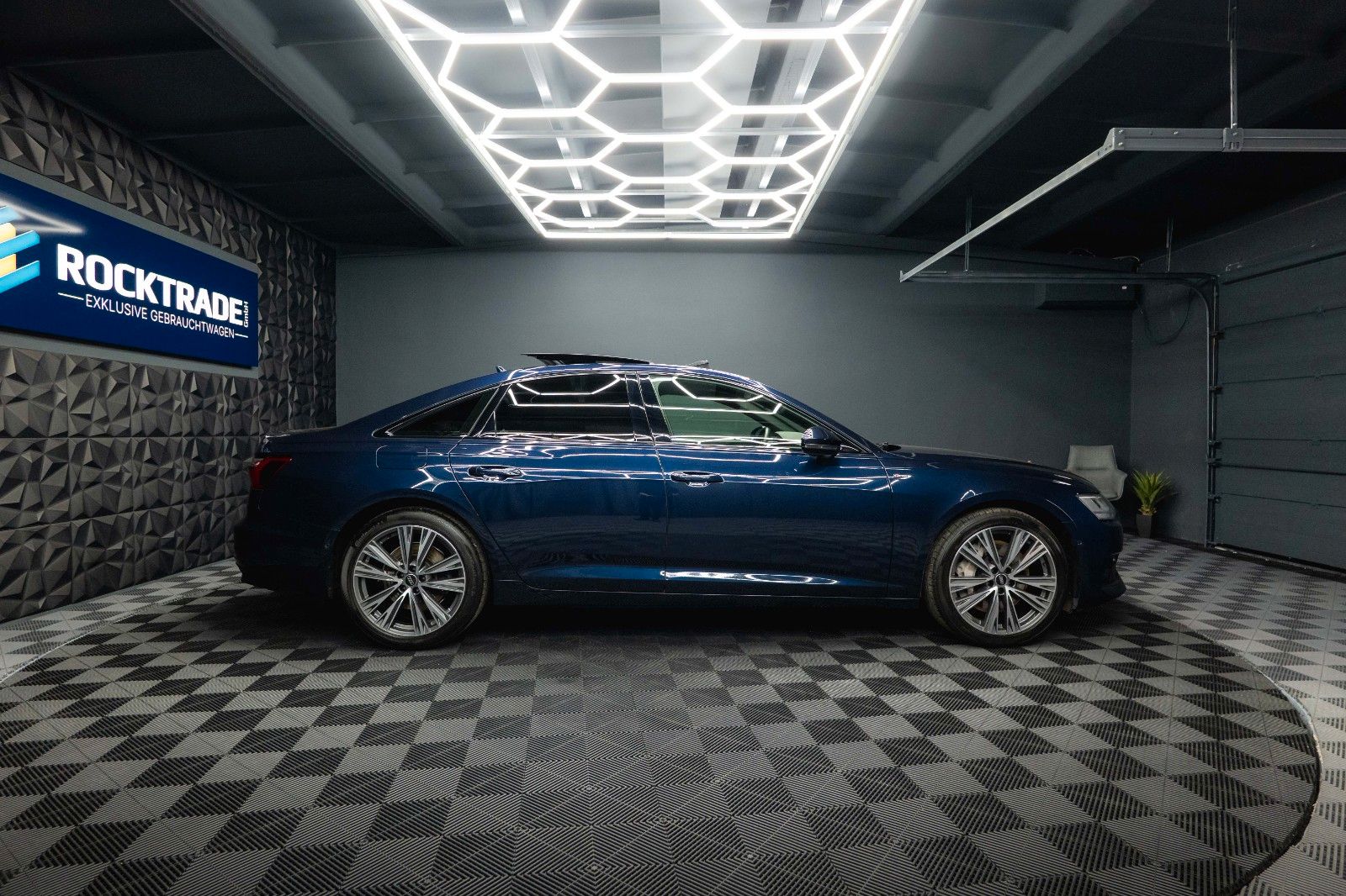 Fahrzeugabbildung Audi A6 55 TFSI quattro S-Line Sport Black Design ACC