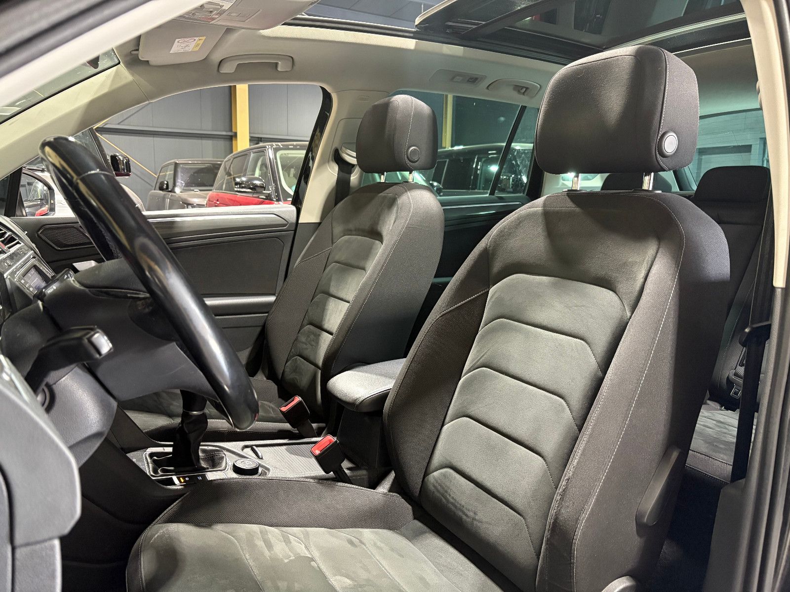 Fahrzeugabbildung Volkswagen Tiguan Highline BMT/4Motion/PANO/ACC/KAMERA/NAVI