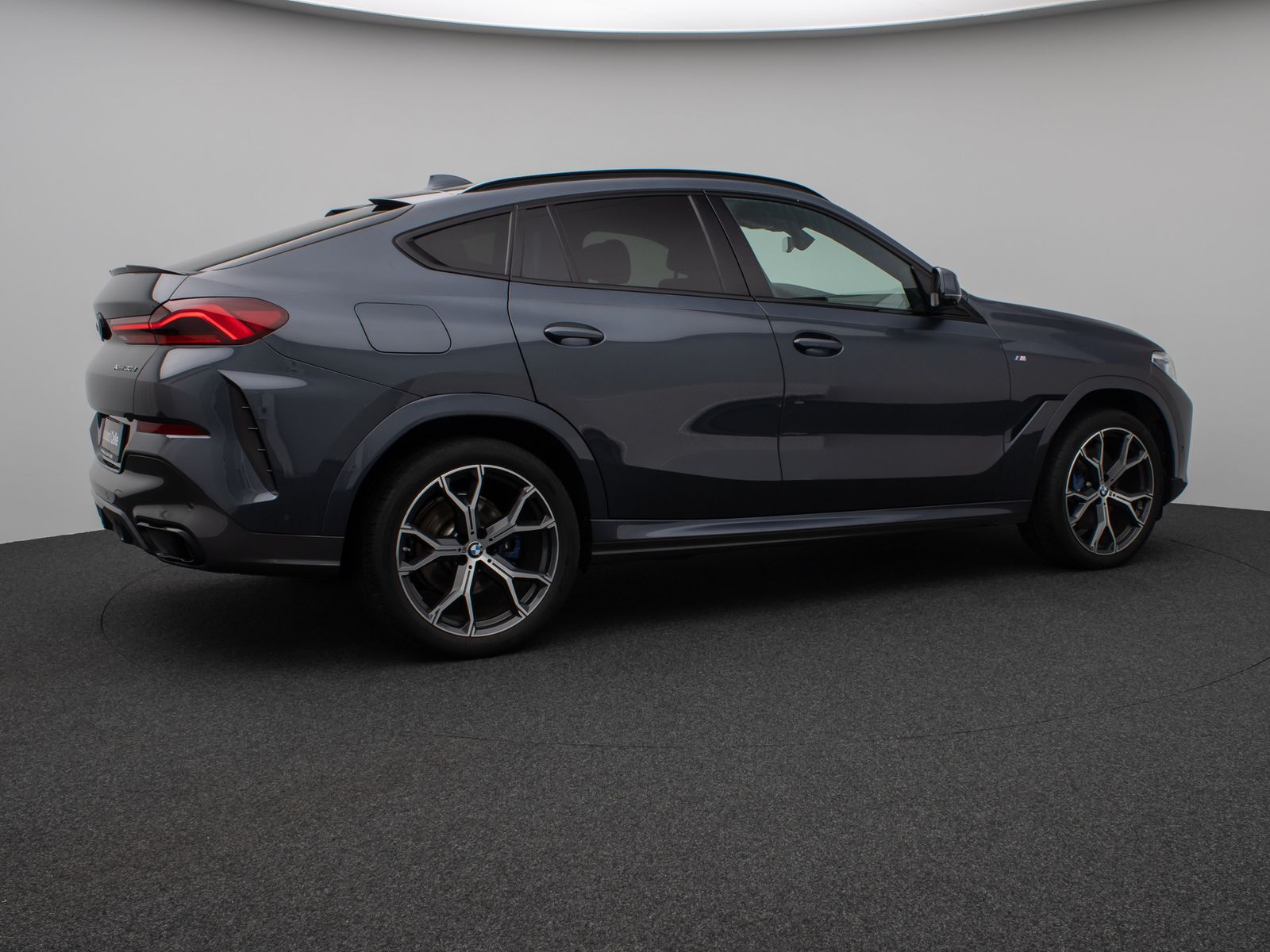 Fahrzeugabbildung BMW X6 xD30d M Sport Panorama Laser 360°HUD SoftClos