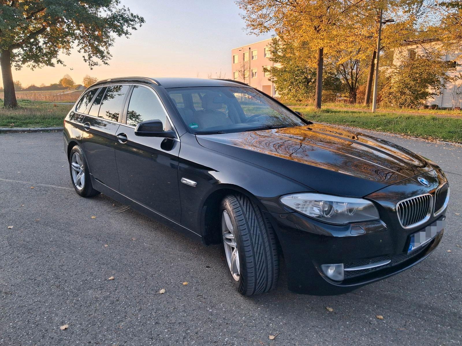 BMW 520 2013 — rear view
