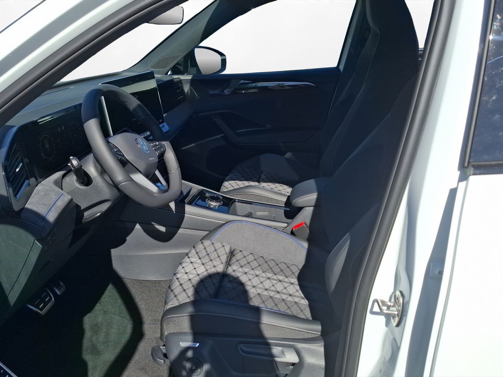 Volkswagen Tiguan R-Line 150 PS DSG | NAVI | Ahzv. | HUD uv imagem 2