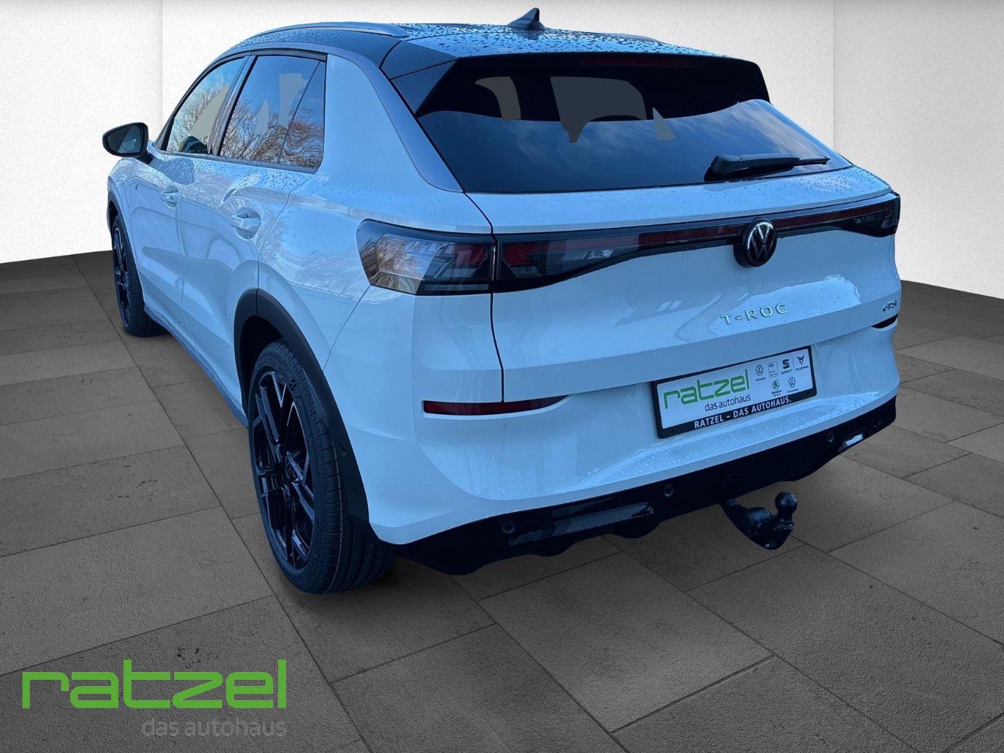 Fahrzeugabbildung Volkswagen T-Roc R-LINE 1.5 eTSI 8-fach+5J.Garantie+AHK+Nav