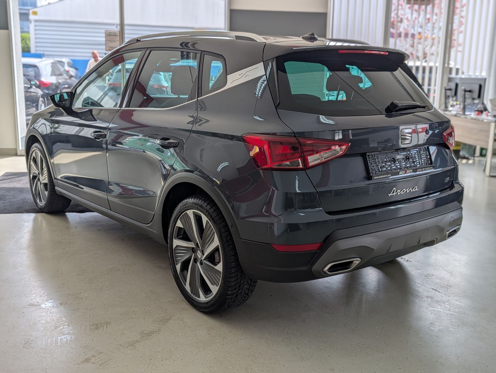 Fahrzeugabbildung SEAT Arona 1.5 TSI FR DSG ACC LED AHK KAM DINAMICA 18