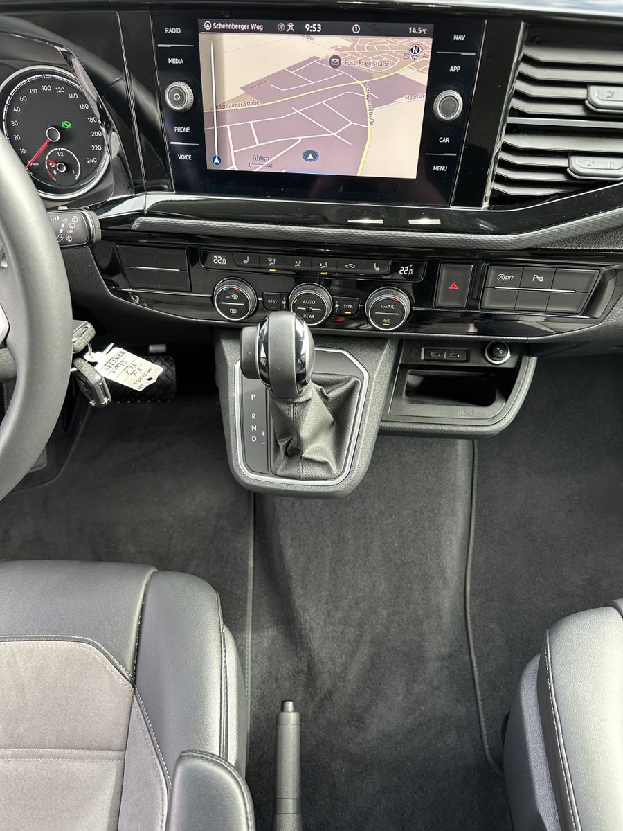 Fahrzeugabbildung Volkswagen T6.1 Multivan 2.0 TDI DSG NAV+LED+ACC+CARPLAY+PP