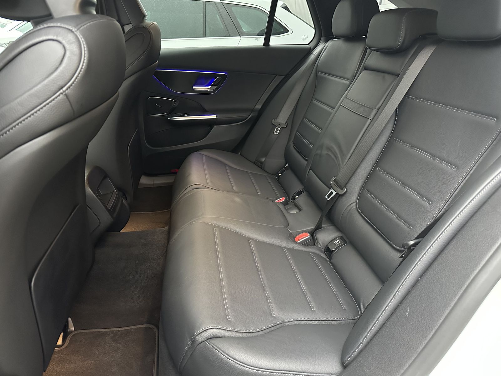 Fahrzeugabbildung Mercedes-Benz C 300d T Avantgarde NAV+LED+DISTRONIC+HUD+KAMERA