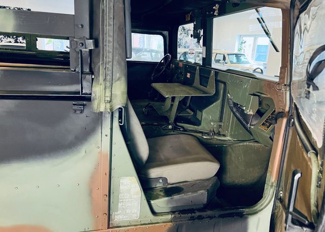 Fahrzeugabbildung Hummer Humvee H1  M998 mit TÜV und deutschen Papieren