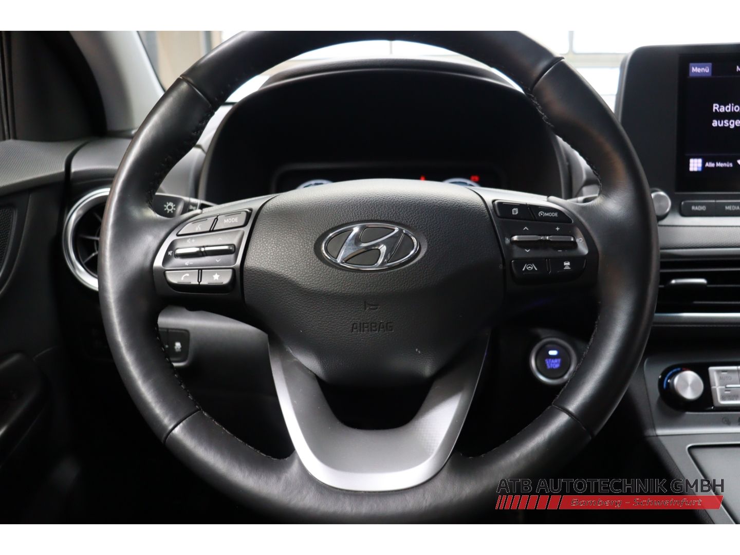 Fahrzeugabbildung Hyundai KONA Elektro Select 2WD SoH 100% digitales Cockp