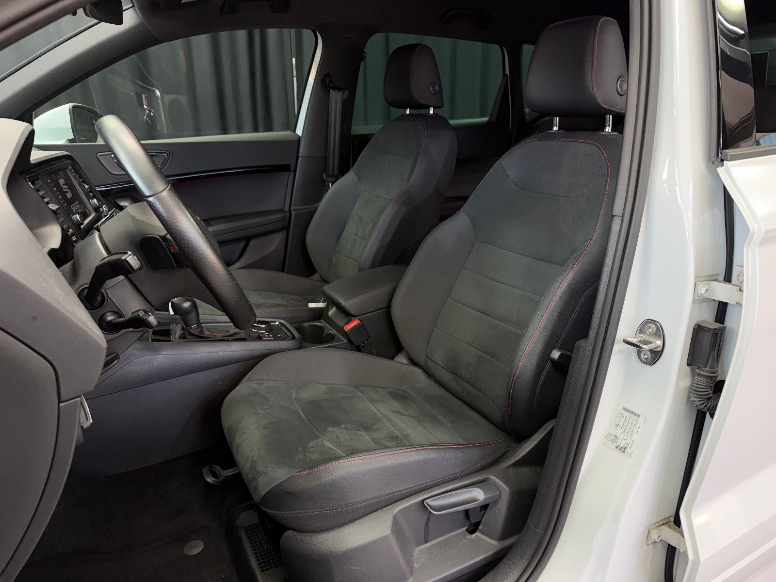 Fahrzeugabbildung SEAT Ateca FR|BEATS|AHK|RF-CAM|LED|1-HD