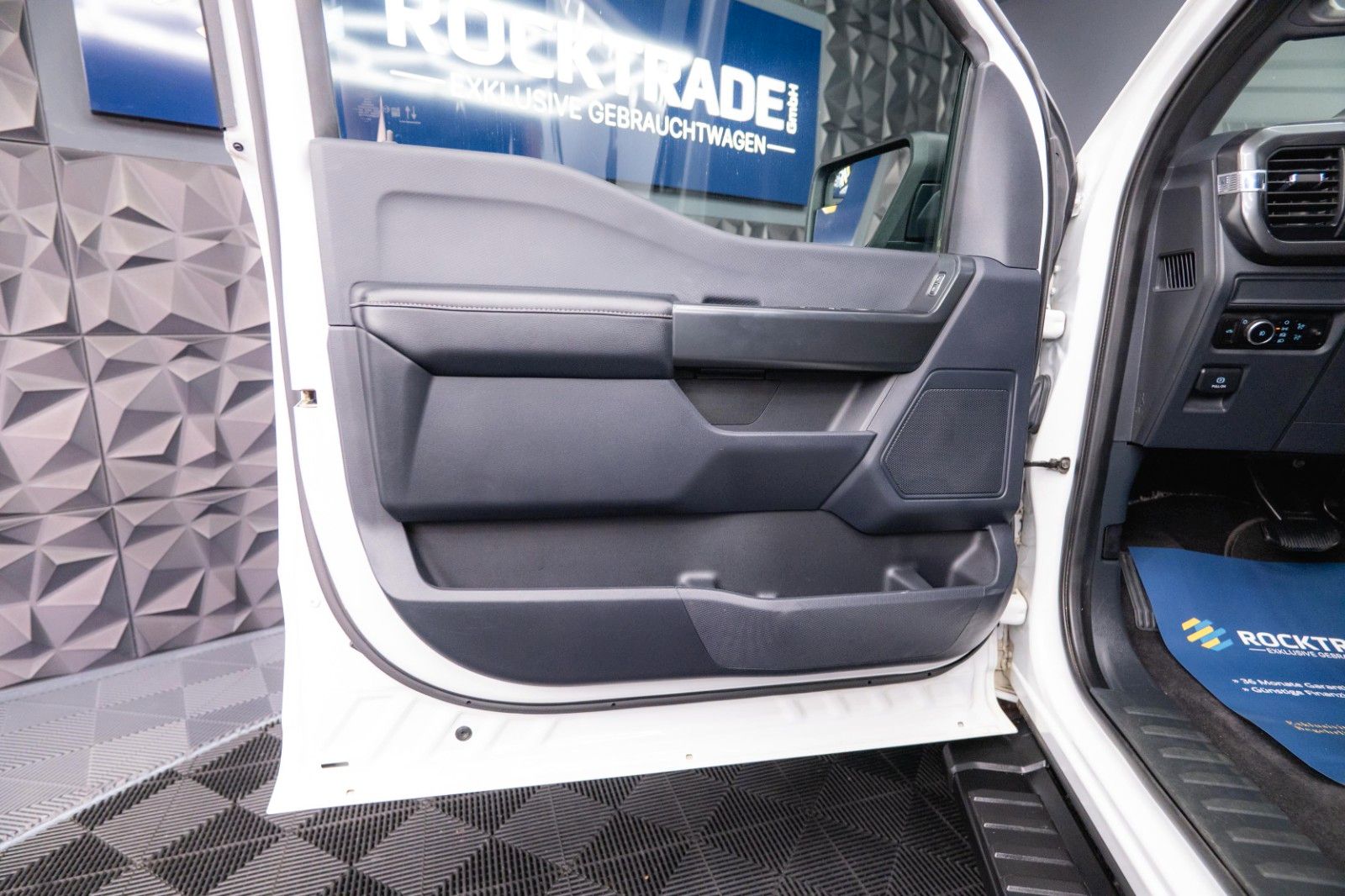 Fahrzeugabbildung Ford F150 5.0L V8 4x4 Offroad SuperCrew RAPTOR 19%