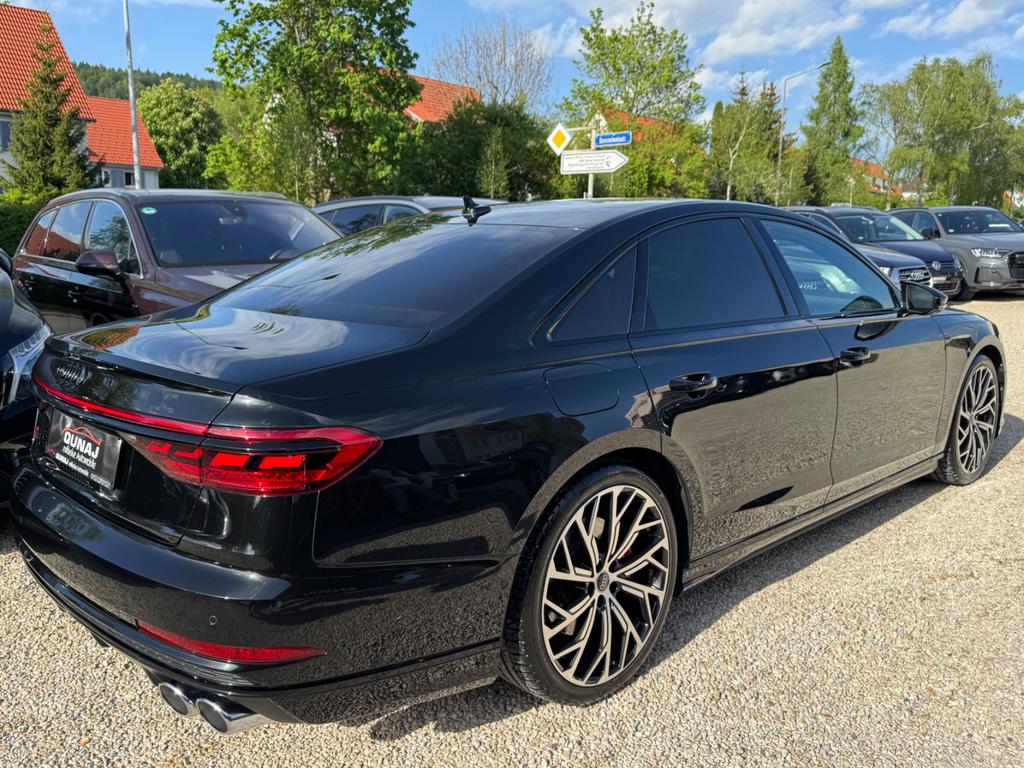 Audi S8