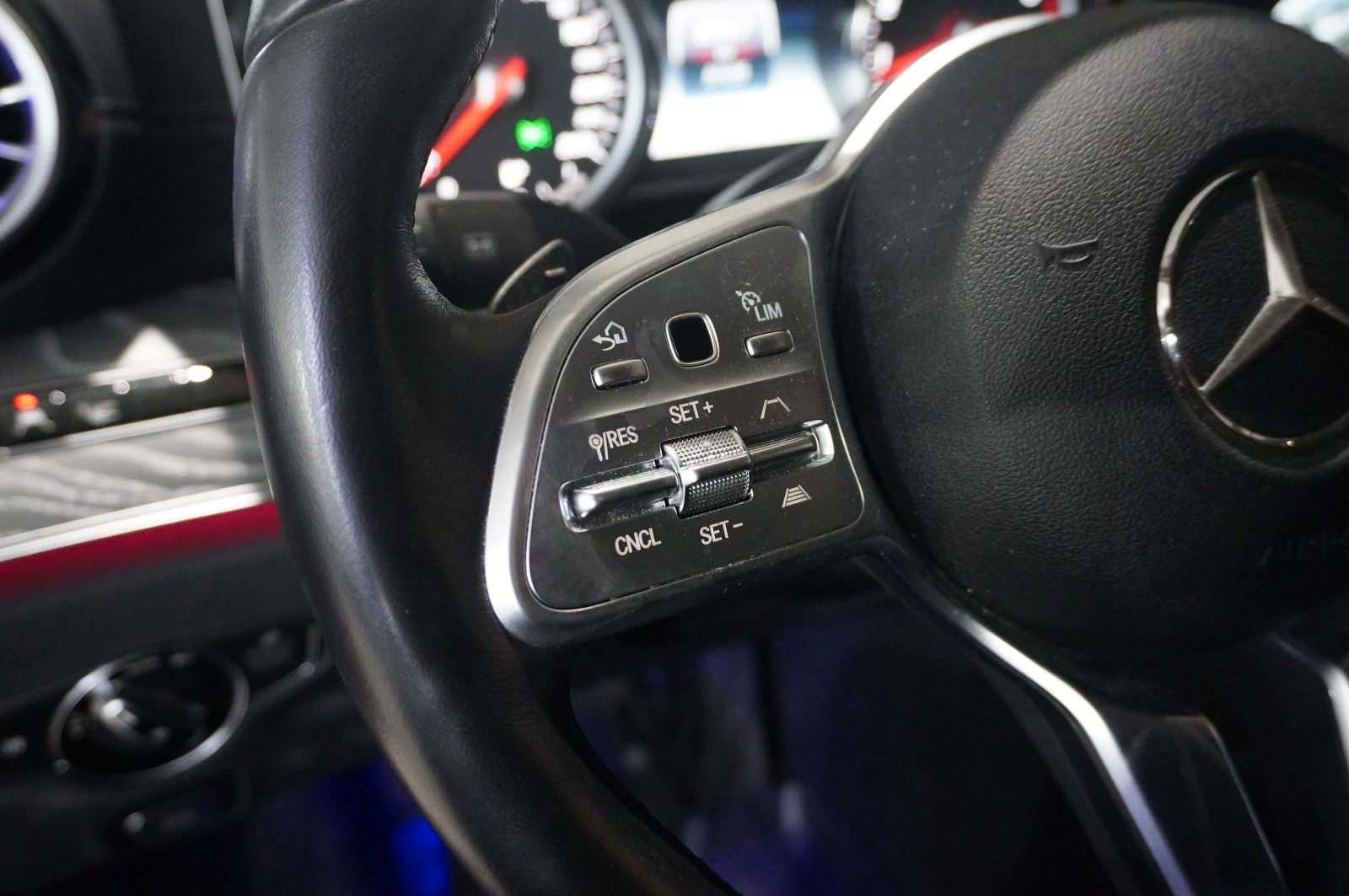 Fahrzeugabbildung Mercedes-Benz CLS 450 4MATIC 9G-TRONIC NAVI/360°/LED/HUD/AHK