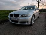 BMW 3er 318i E91 - BMW aus 2009: 3er