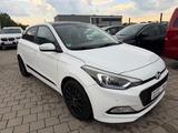 Hyundai i20 Style - Hyundai i20 mit Panoramadach