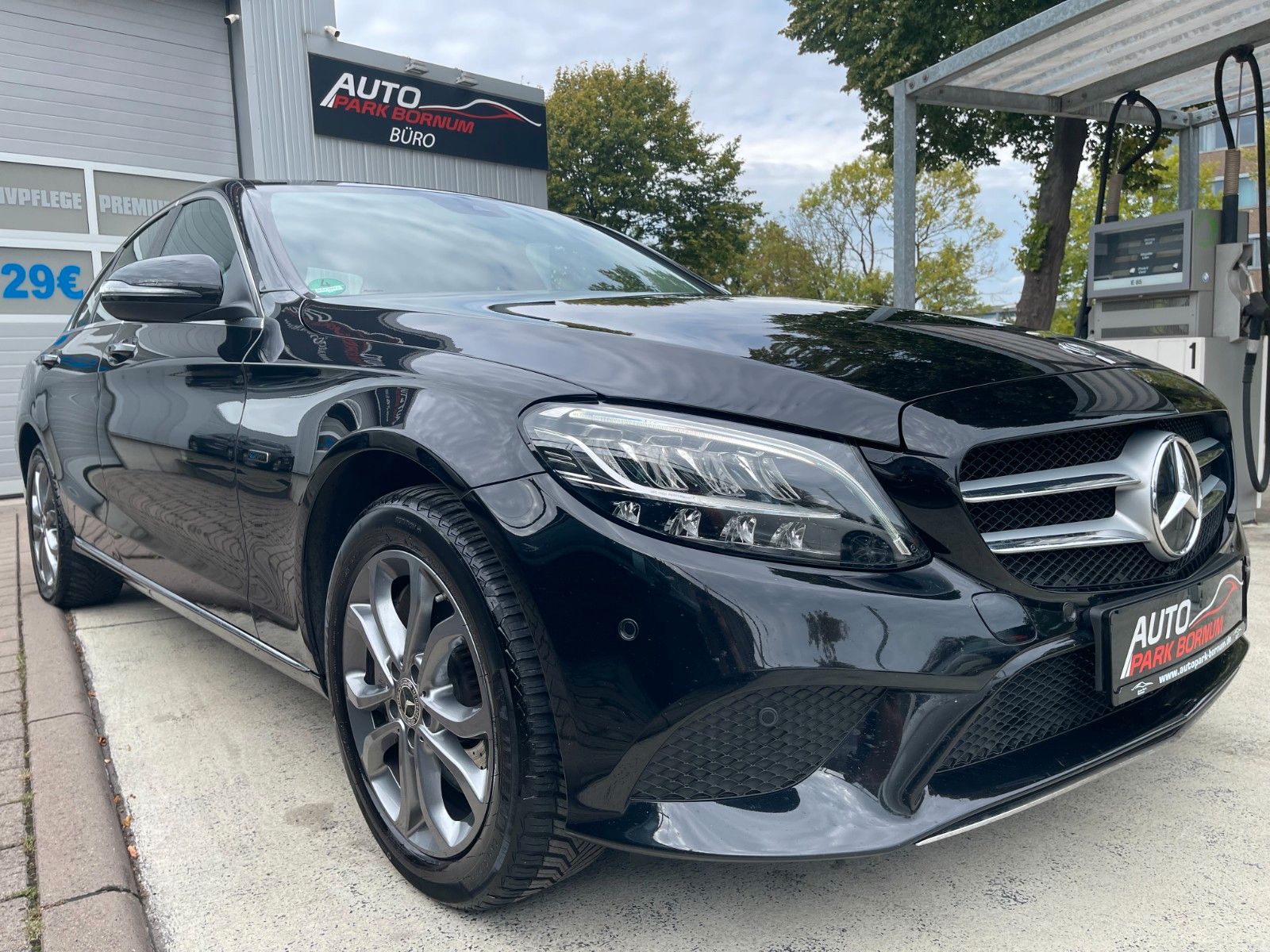 Mercedes-Benz C 300 e 4Matic/AVANTGARDE/KAMERA/LED/AHK/TÜV imagem 2