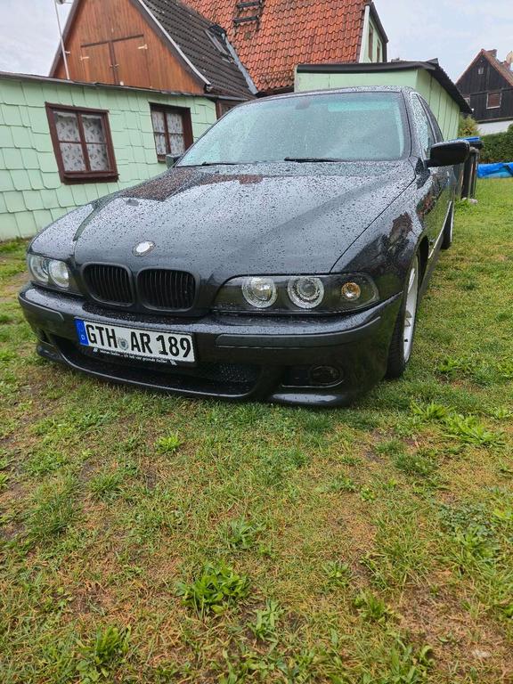 BMW 523