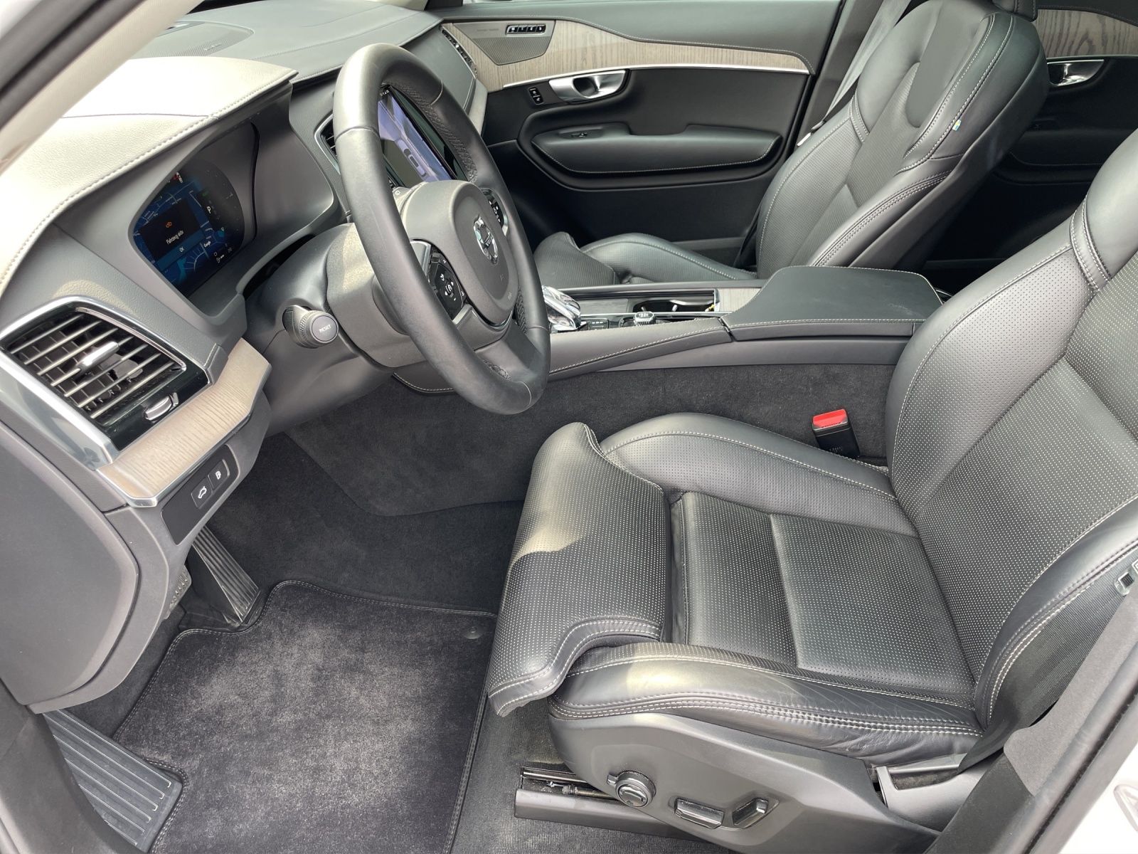 Volvo XC90 T8 AWD Plus Dark LUFT AHK PANO 360° foto 7