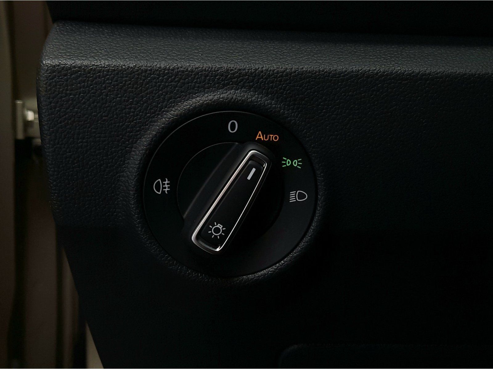 Fahrzeugabbildung Volkswagen T-Roc Move TSI *Standhzg*Cam*Navi*PDC*LED*ACC*