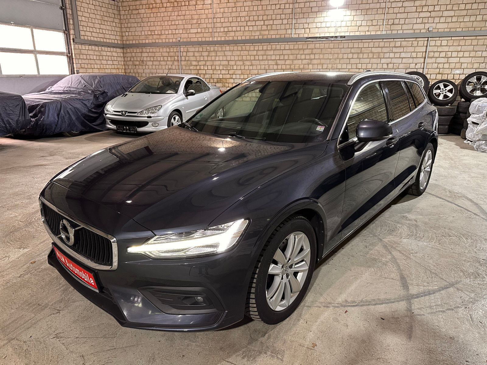 Volvo Volvo V60 Kombi Momentum Pro 2.0 1.HD Navi Kam uvm