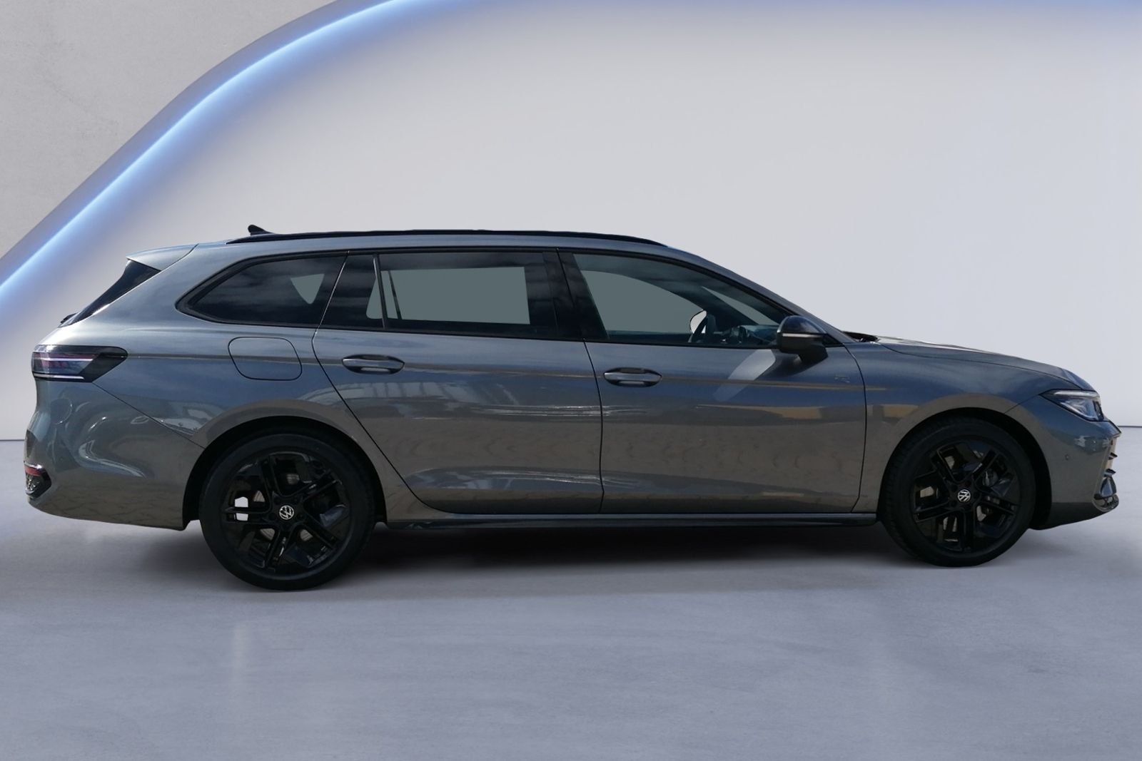 Passat R-Line 2.0 TDI 4MO STHZ+LEDER+AHK+PANO+