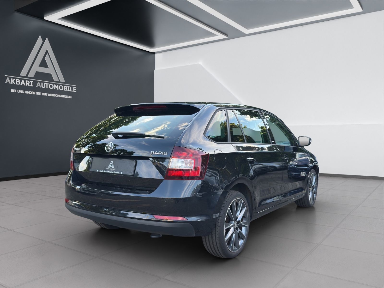 Fahrzeugabbildung SKODA Rapid Spaceback Edition*Pano*TÜV*Neu*2.Hand*