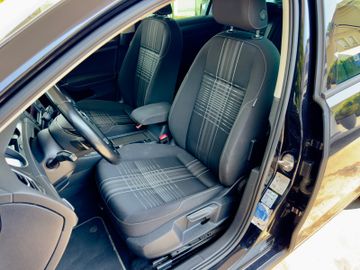 Volkswagen Golf - 11