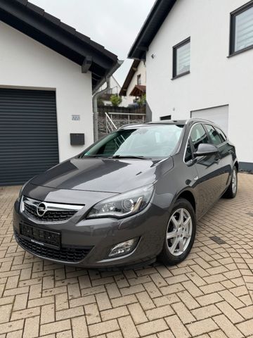 Opel Astra J Sports Tourer Sport