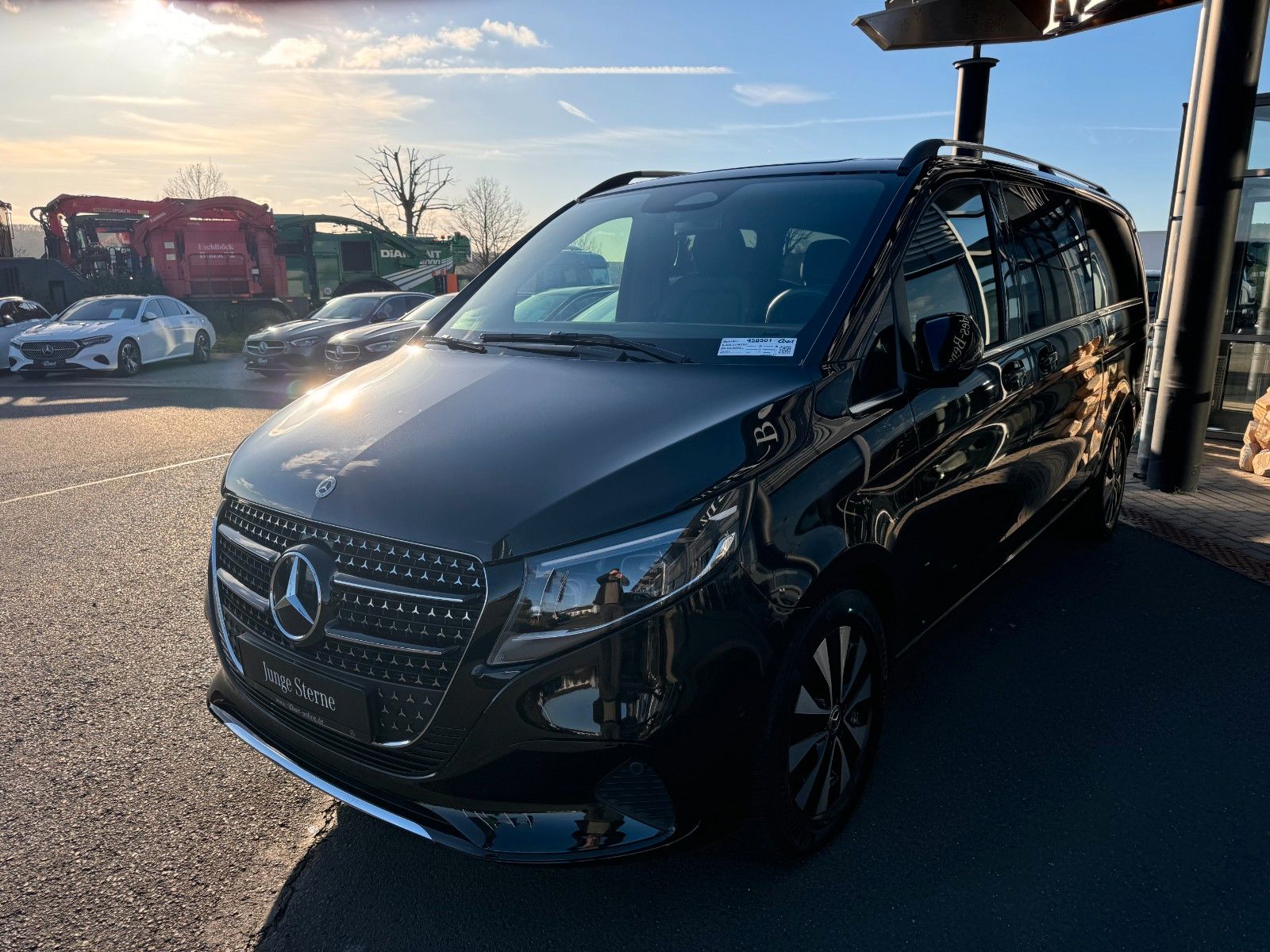 Fahrzeugabbildung Mercedes-Benz V 300 d 4MATIC AVA Extral AHK DISTRONIC Standh