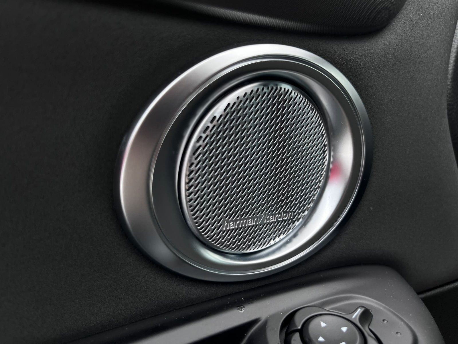 Fahrzeugabbildung Alfa Romeo Tonale Intensa