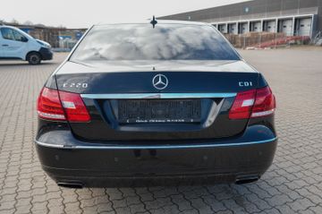 Mercedes E 220 - 6