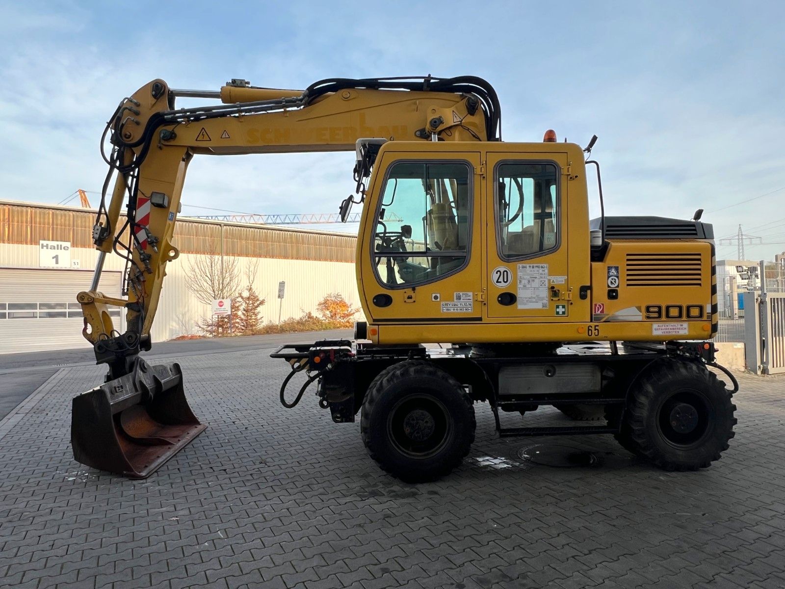 Fahrzeugabbildung Liebherr A 900 C ZW Litronic / 19.616 h / 2009