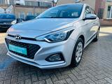 Hyundai i20 Style PDC RFK TMP SHZ LHZ NAVI SPURHA GARANT - Hyundai i20 in Krefeld
