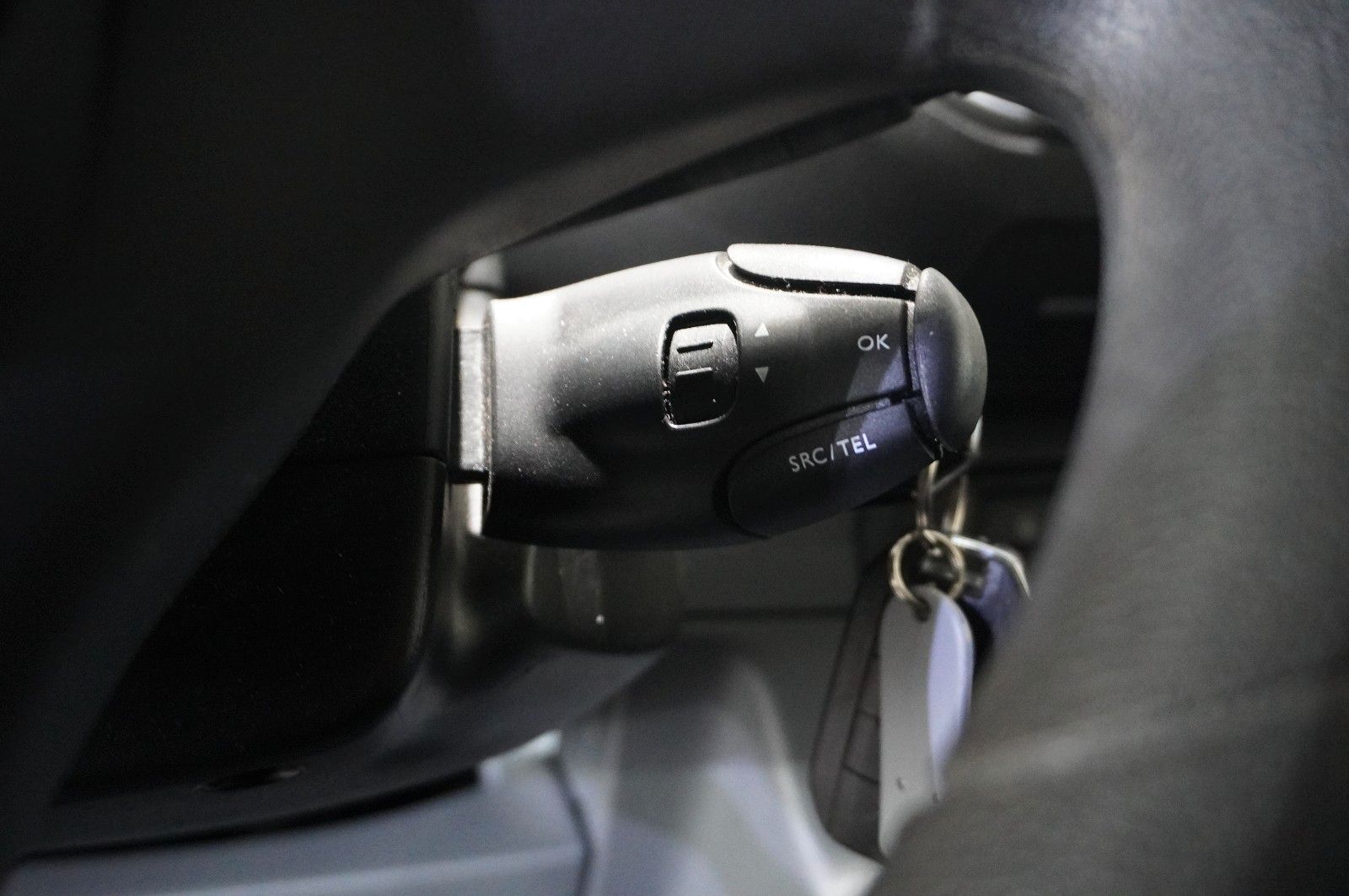 Fahrzeugabbildung Opel Vivaro C Kombi 2.0D "L" 9-SITZER NAVI/TEMP./DAB+